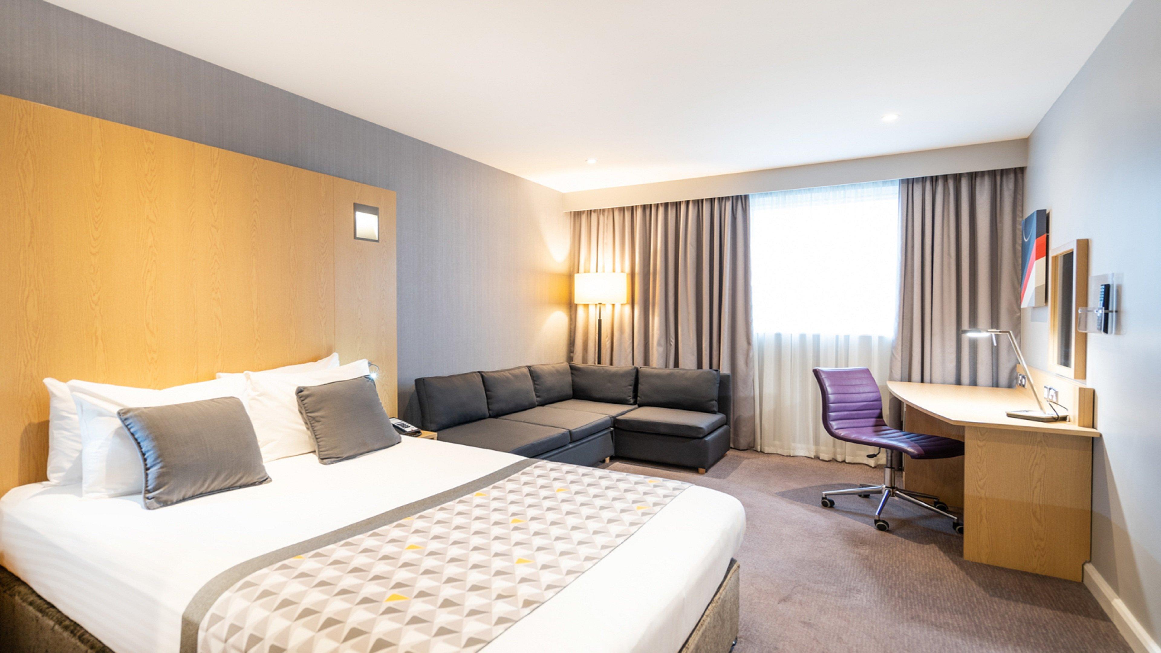 Holiday Inn London Luton Airport By Ihg Esterno foto
