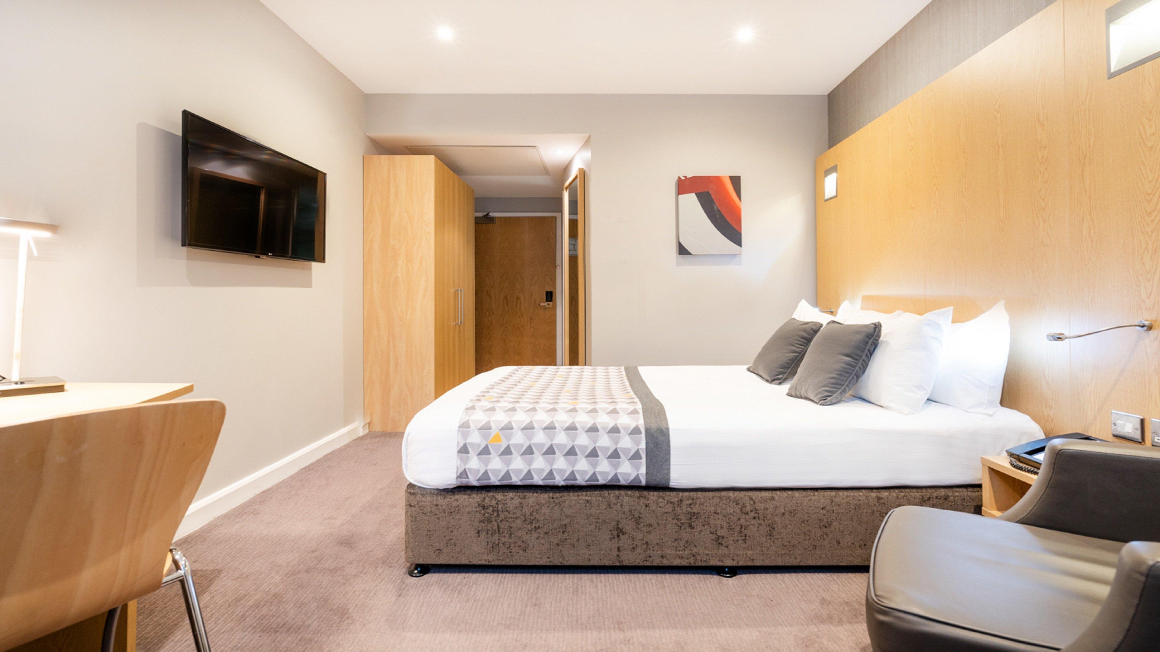Holiday Inn London Luton Airport By Ihg Esterno foto