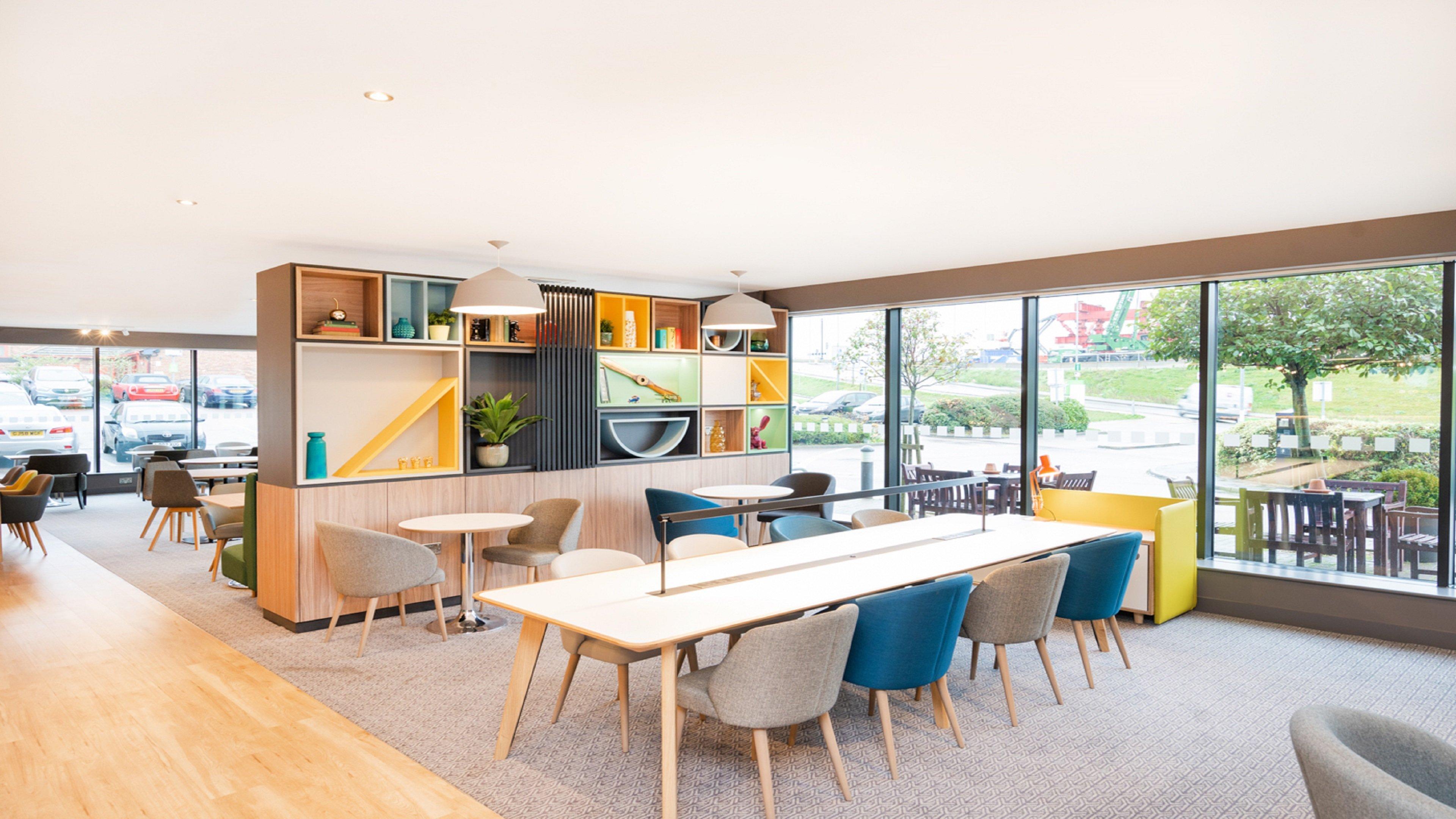 Holiday Inn London Luton Airport By Ihg Esterno foto