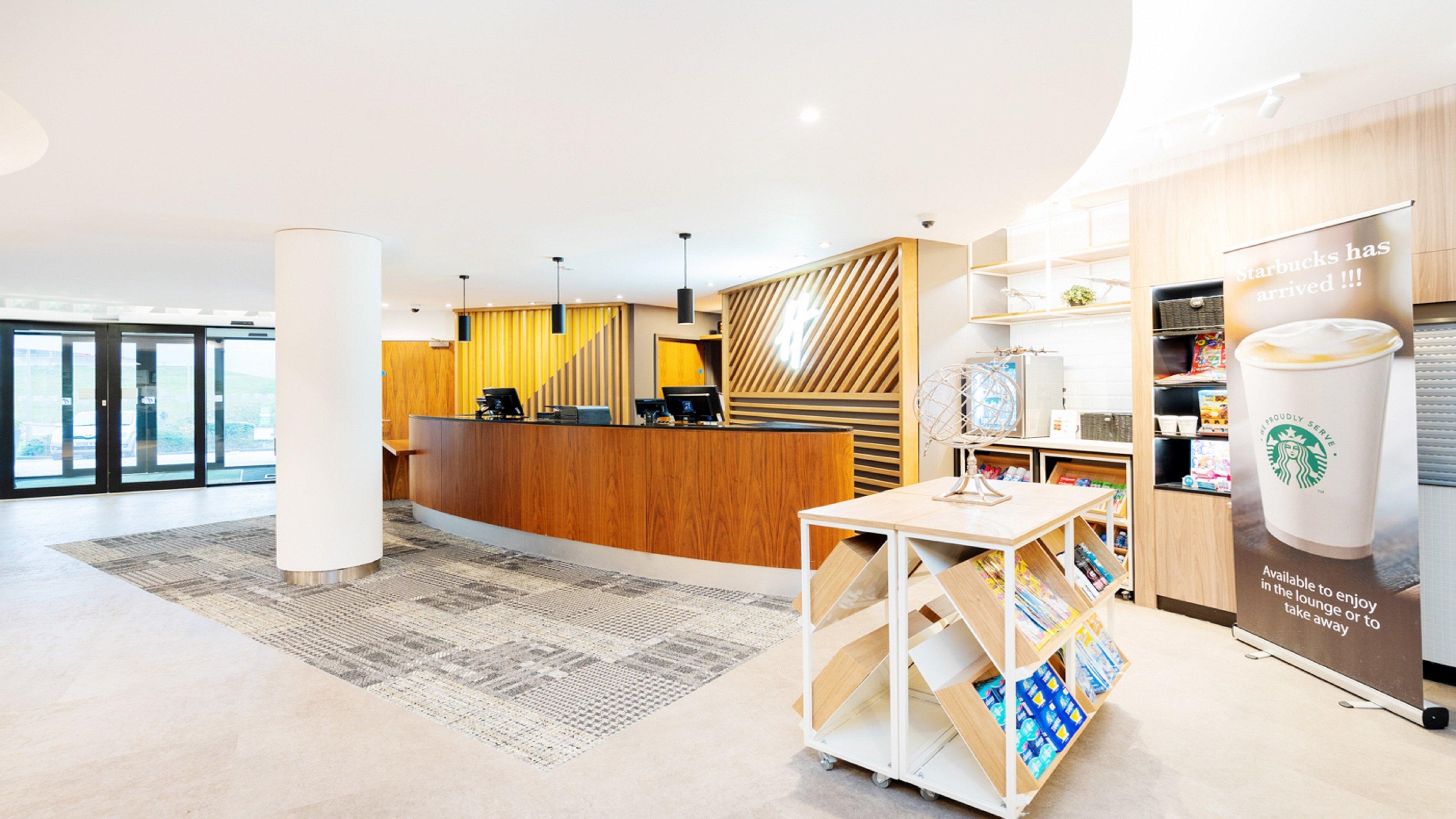 Holiday Inn London Luton Airport By Ihg Esterno foto