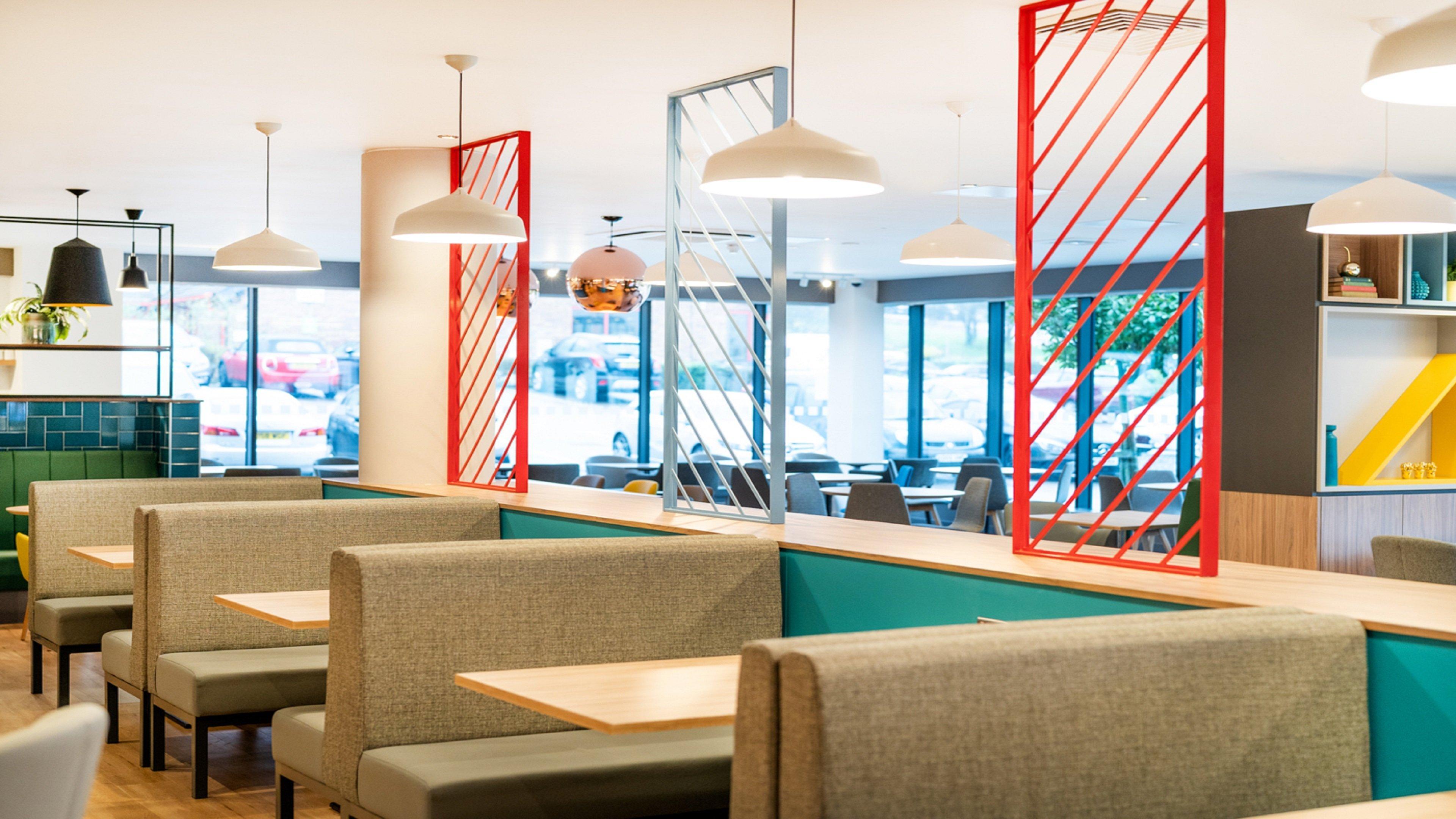 Holiday Inn London Luton Airport By Ihg Esterno foto