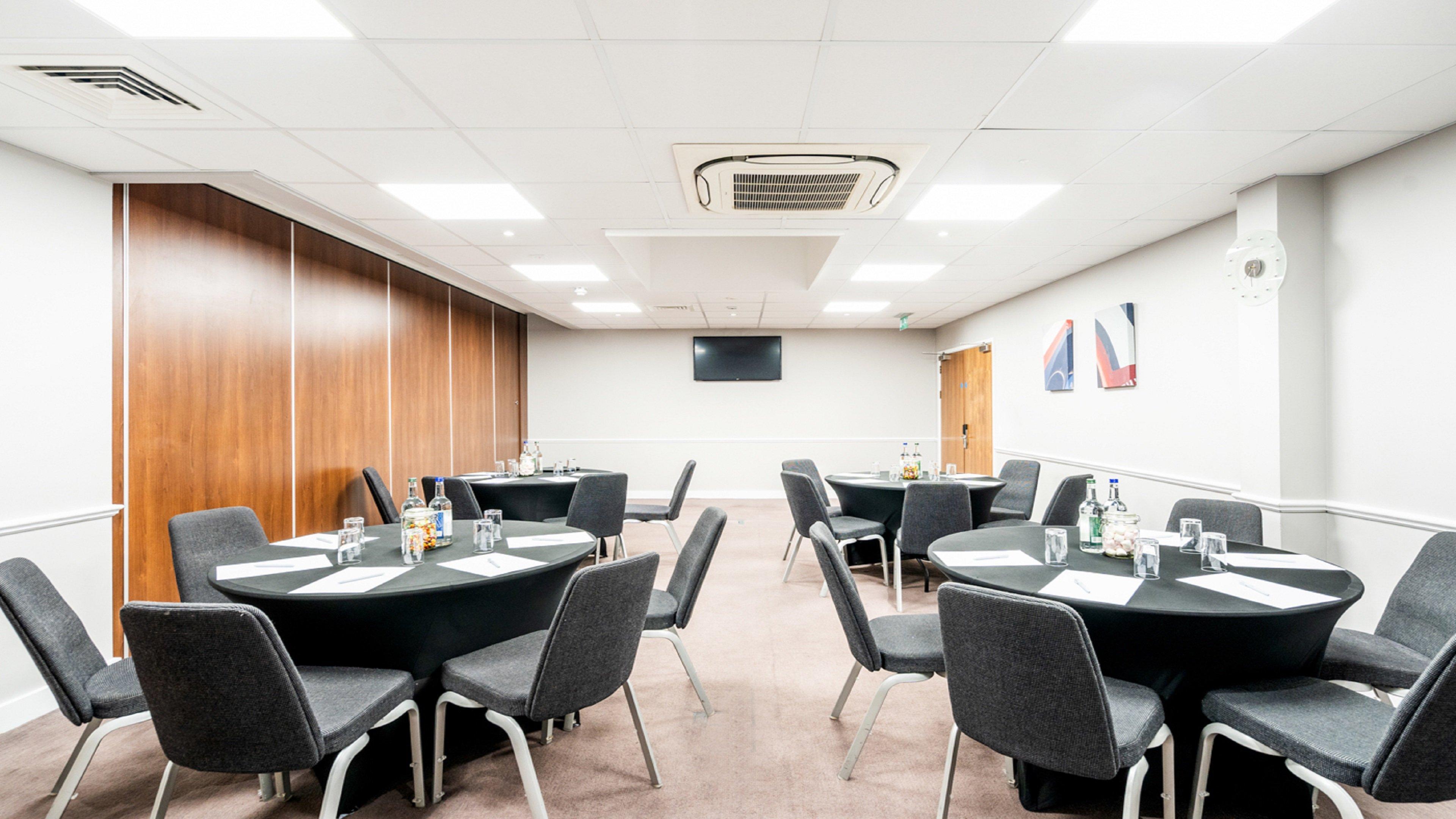 Holiday Inn London Luton Airport By Ihg Esterno foto