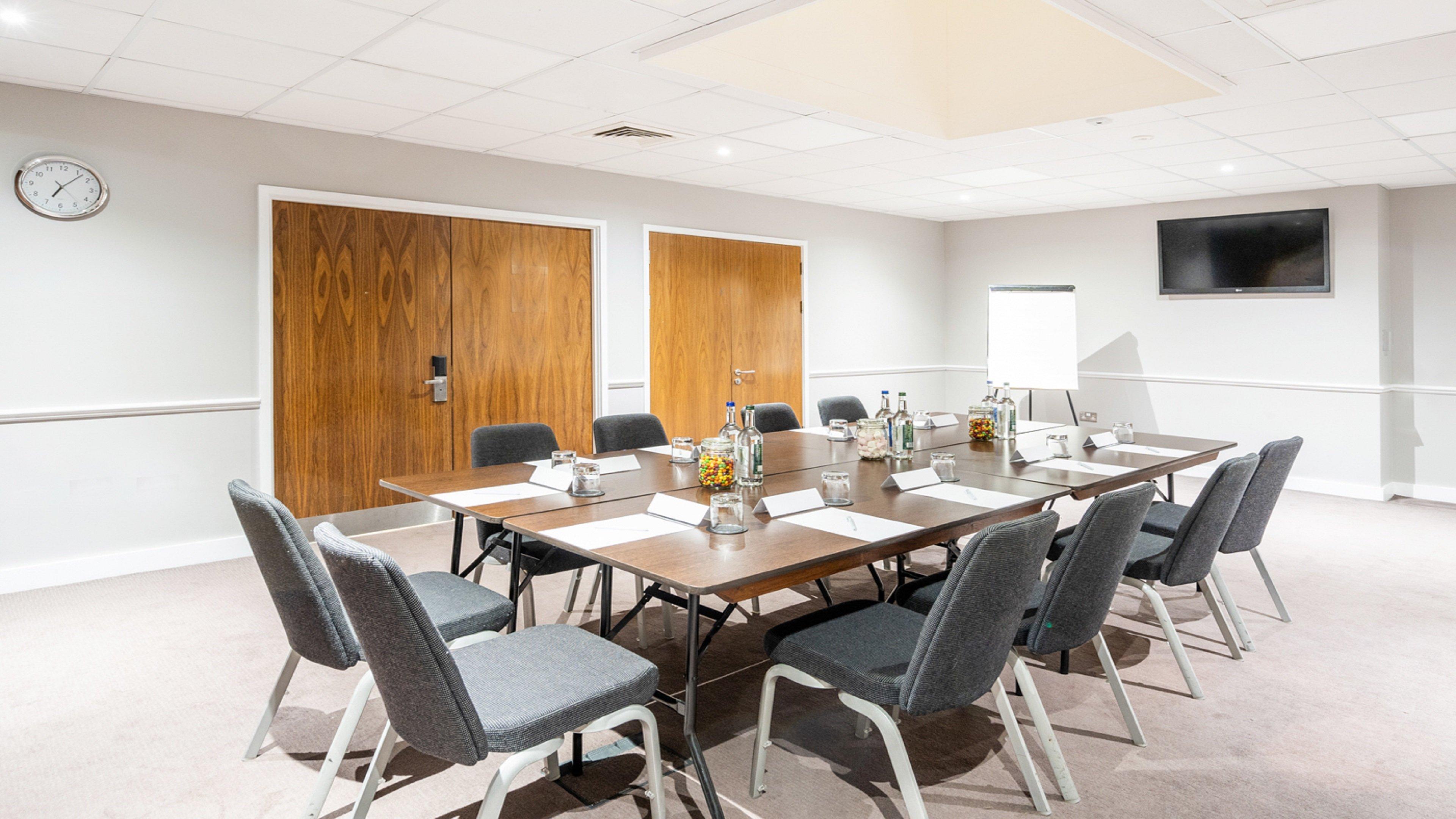 Holiday Inn London Luton Airport By Ihg Esterno foto