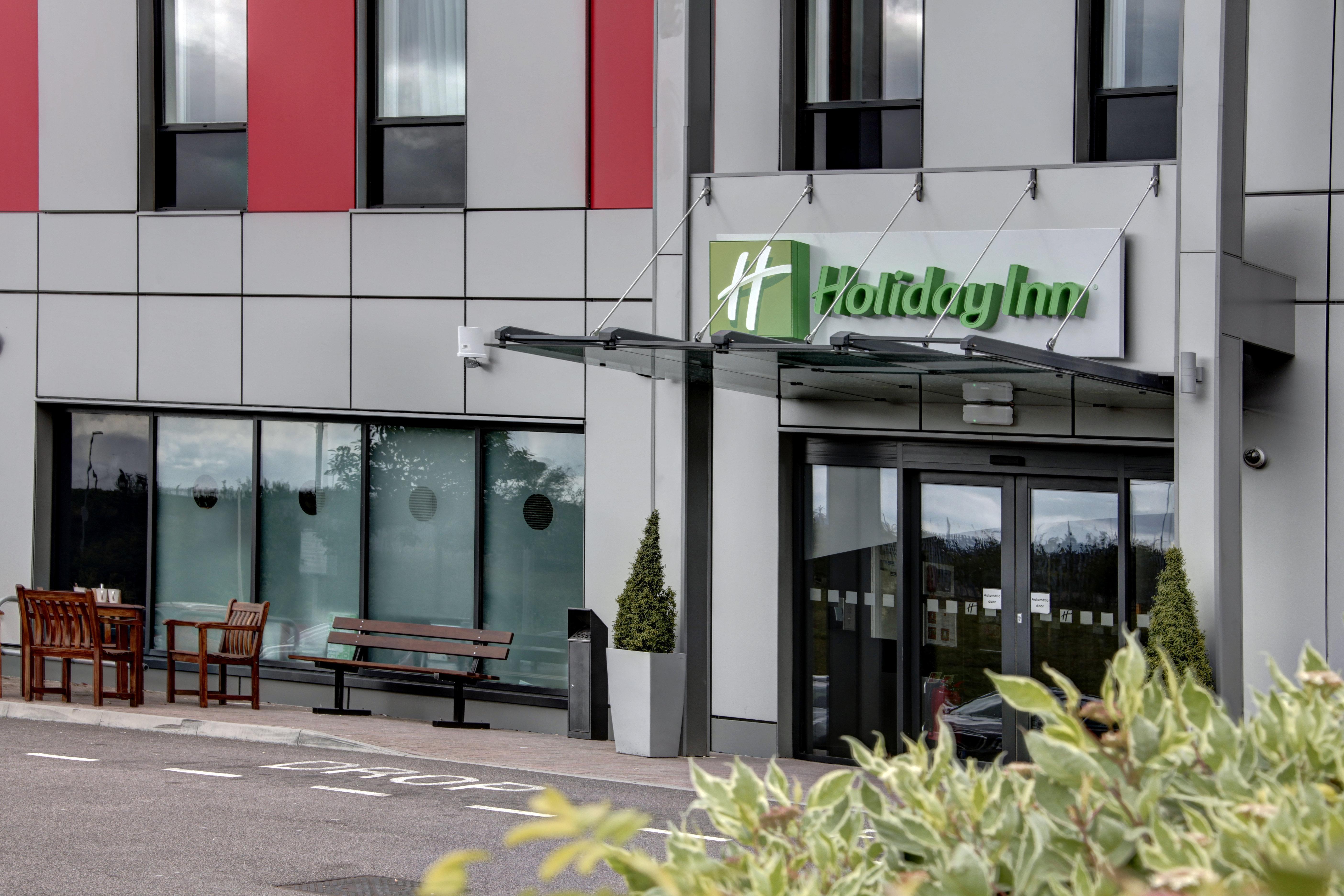 Holiday Inn London Luton Airport By Ihg Esterno foto