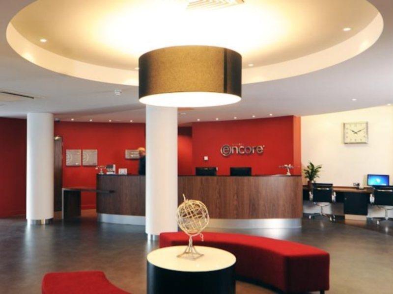 Holiday Inn London Luton Airport By Ihg Esterno foto