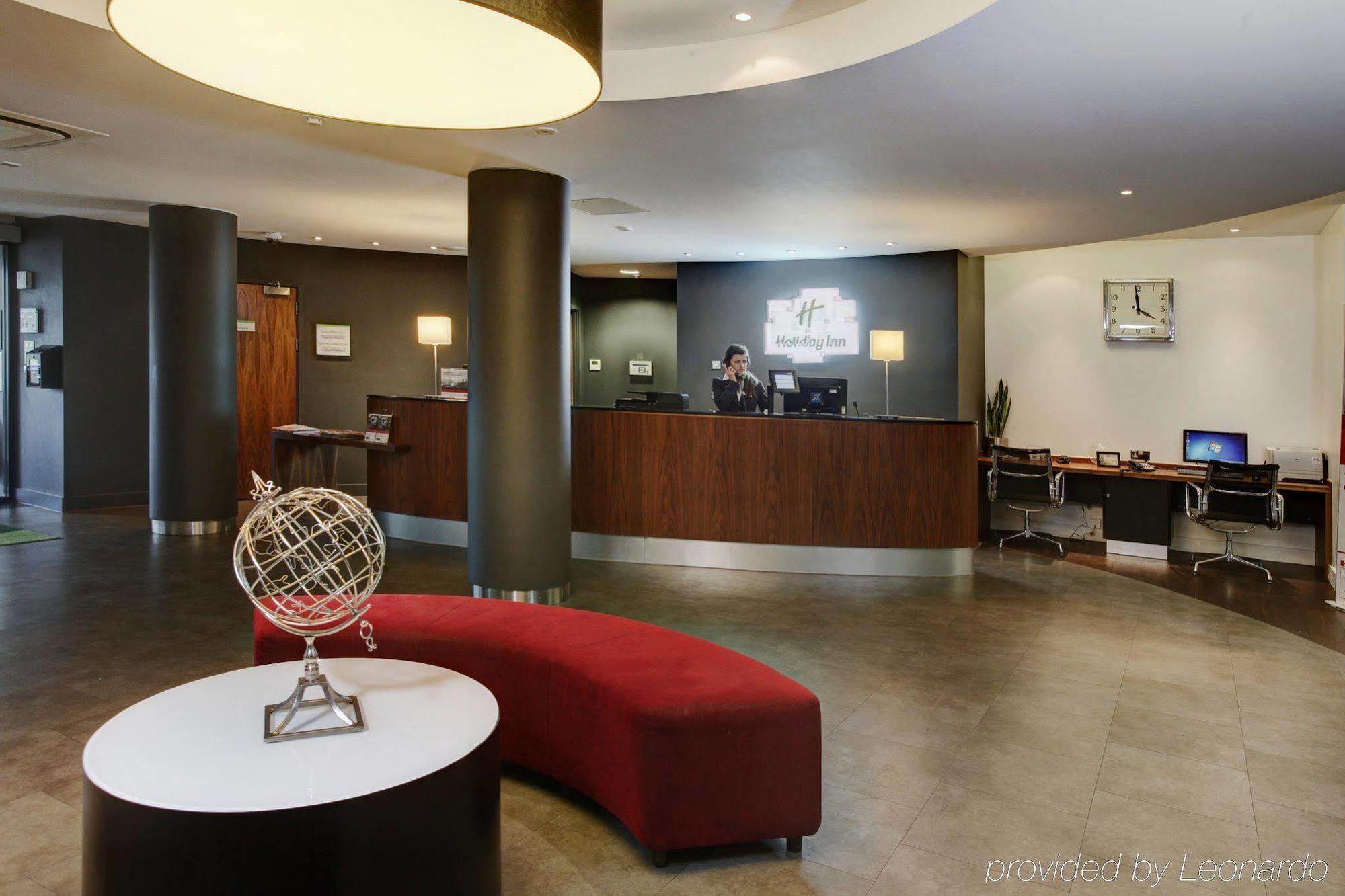 Holiday Inn London Luton Airport By Ihg Esterno foto