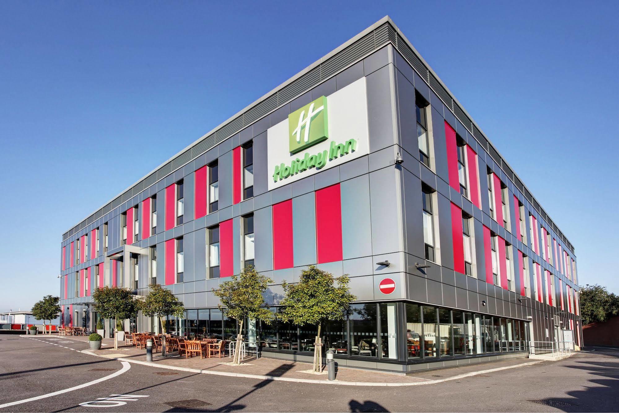 Holiday Inn London Luton Airport By Ihg Esterno foto